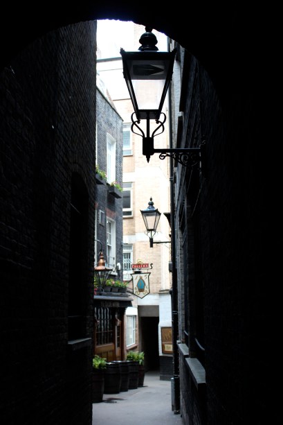 Old Mitre Tavern, built in 1547 for servants at the bishops' palace